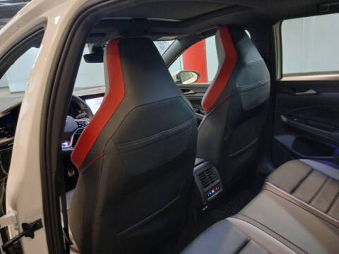 2024 Volkswagen Golf GTI Autobahn