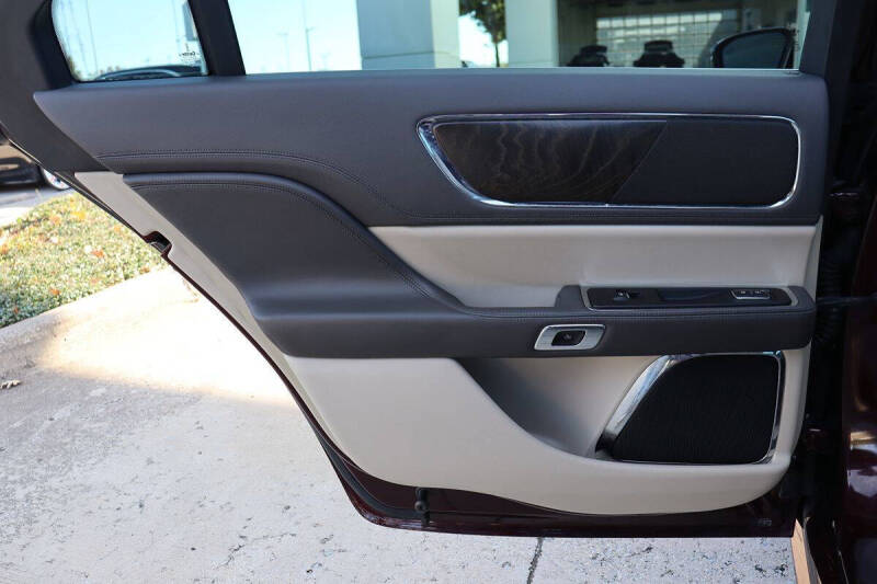 2018 Lincoln Continental Select