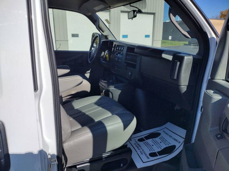 2025 Chevrolet Express 2500