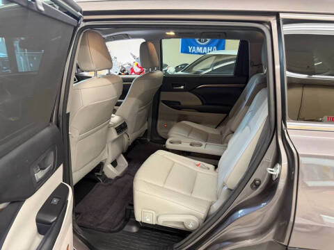 2016 Toyota Highlander Limited Platinum