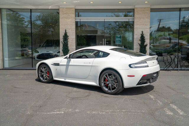 2015 Aston Martin V8 Vantage 2