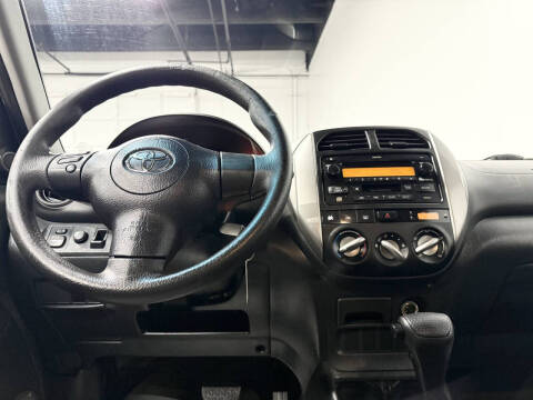 2004 Toyota RAV4