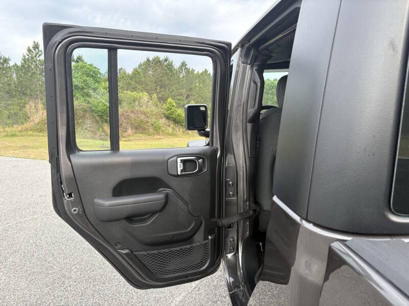 2025 Jeep Gladiator Sport