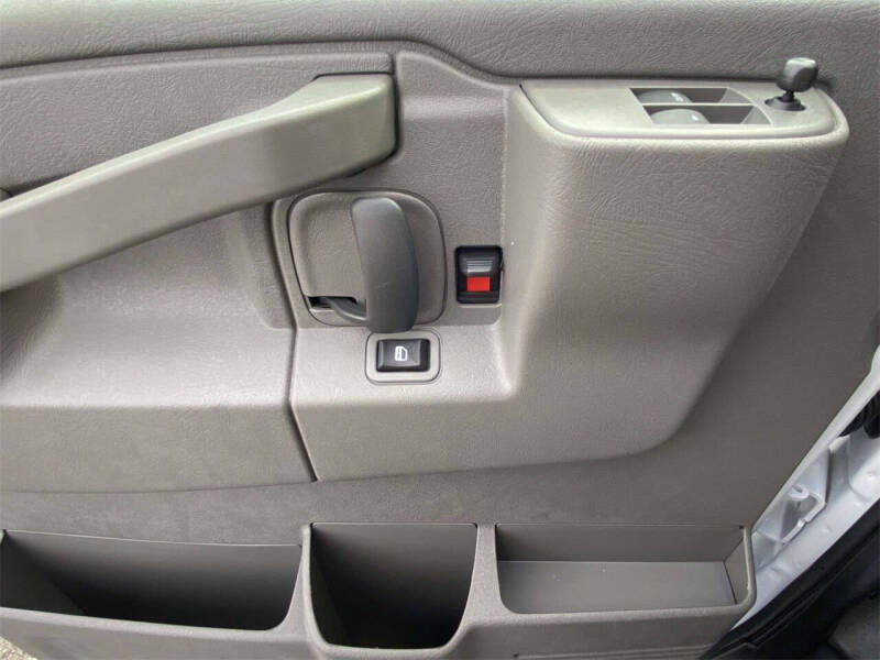 2025 Chevrolet Express 3500