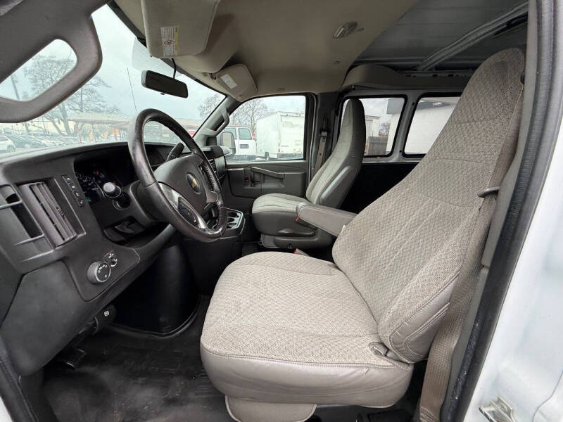 2017 Chevrolet Express 2500