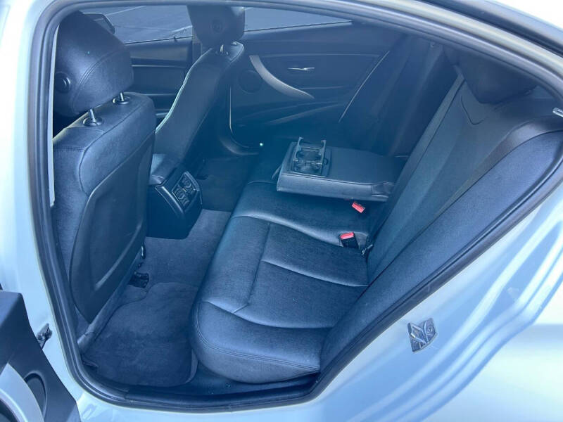 2018 BMW 3 Series 320i