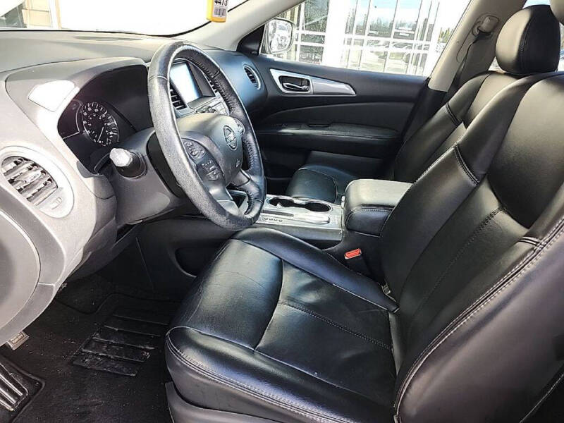 2020 Nissan Pathfinder SL