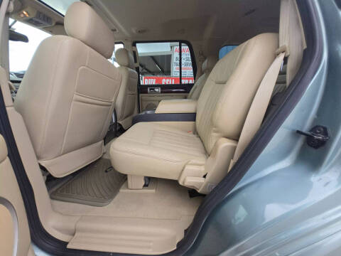 2005 Lincoln Navigator Luxury