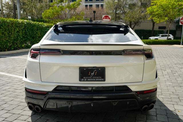 2023 Lamborghini Urus Performante