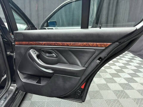 2000 BMW 5 Series 528i