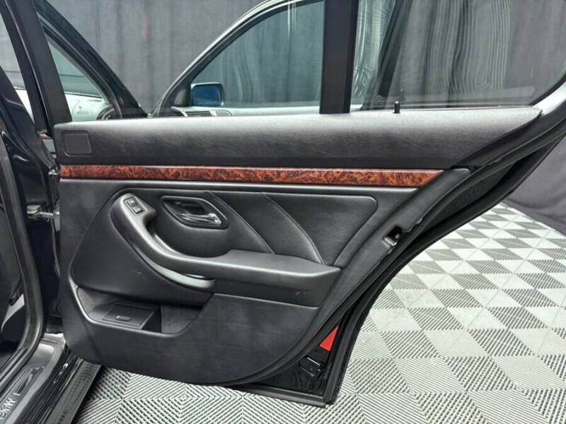 2000 BMW 5 Series 528i