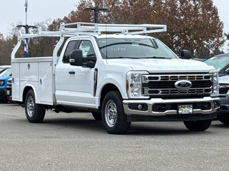 2025 Ford F-350 Super Duty XL