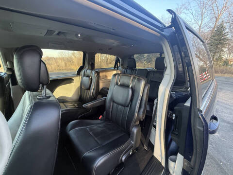 2013 Chrysler Town and Country Touring