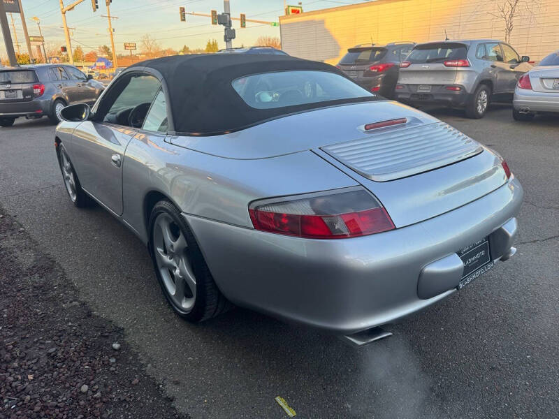2003 Porsche 911 Carrera 4