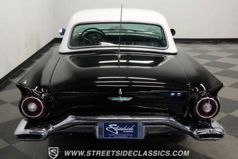 1957 Ford Thunderbird