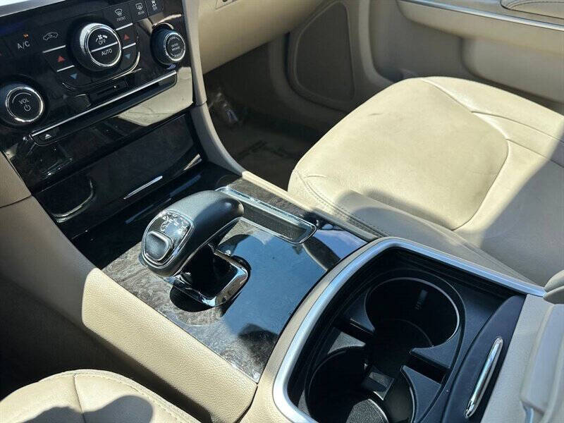 2013 Chrysler 300 Motown