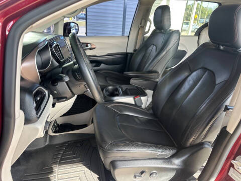 2017 Chrysler Pacifica Touring-L