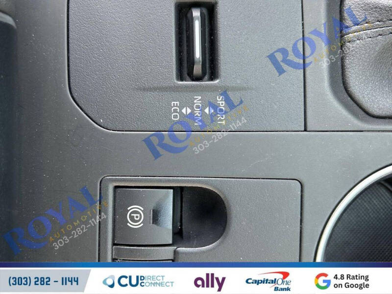 2023 Toyota Highlander Hybrid Bronze Edition