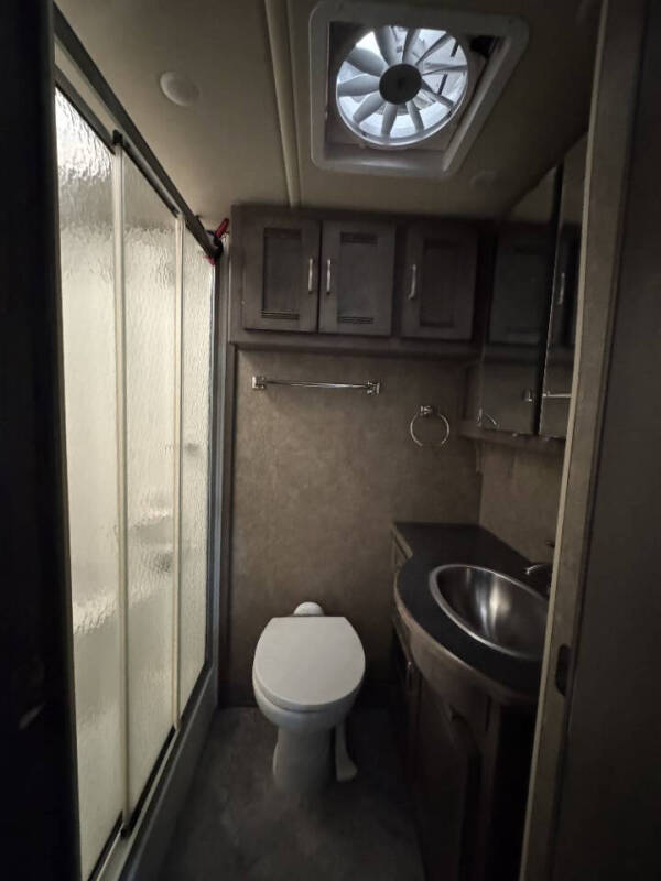 2016 Winnebago Forza