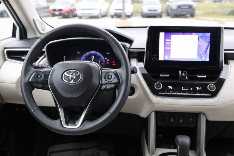 2024 Toyota Corolla Cross XLE