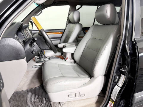 2004 Lexus LX 470