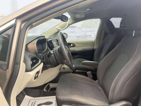 2017 Chrysler Pacifica LX