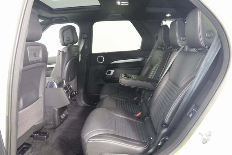 2023 Land Rover Discovery P360 S R-Dynamic