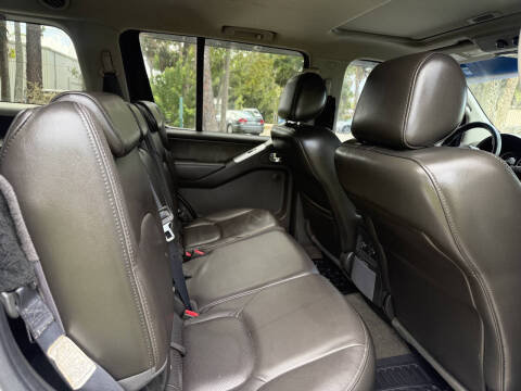 2008 Nissan Pathfinder SE