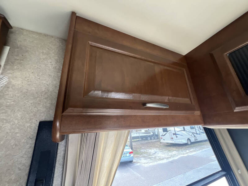 2013 Thor Motor Coach CHALLENGER 37GT