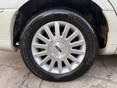 2004 Lincoln Town Car Ultimate