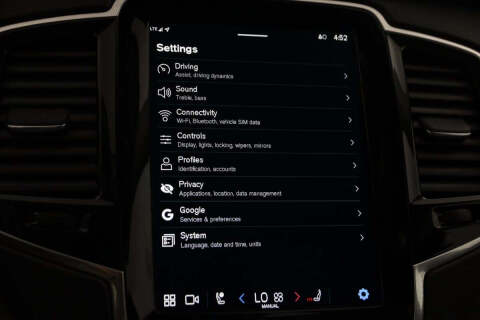 2025 Volvo XC90 B5 Plus Bright Theme