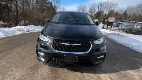 2024 Chrysler Pacifica Plug-In Hybrid Select