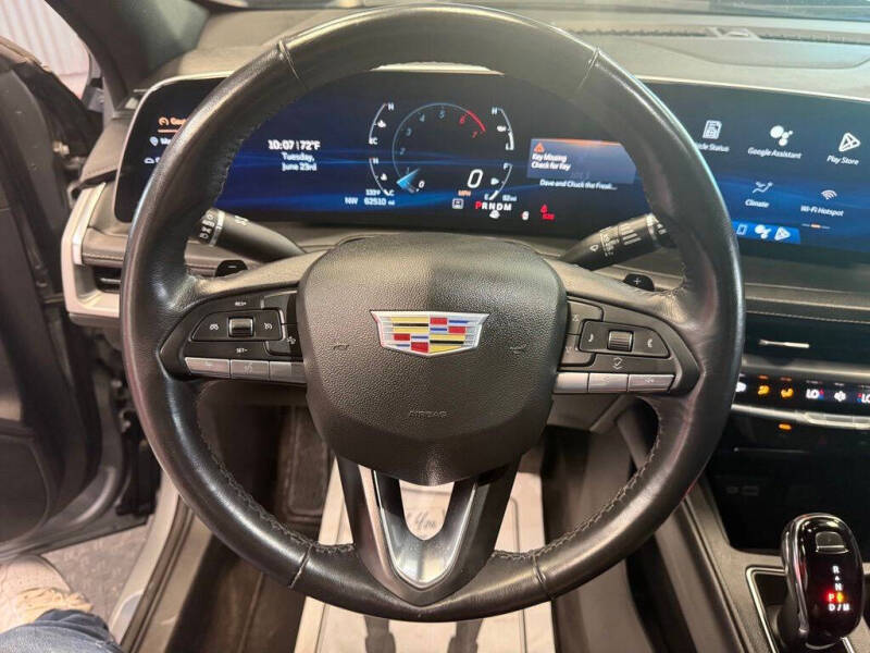 2024 Cadillac XT4 Premium Luxury