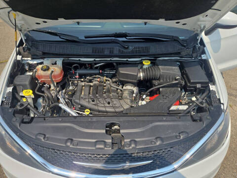 2017 Chrysler Pacifica LX