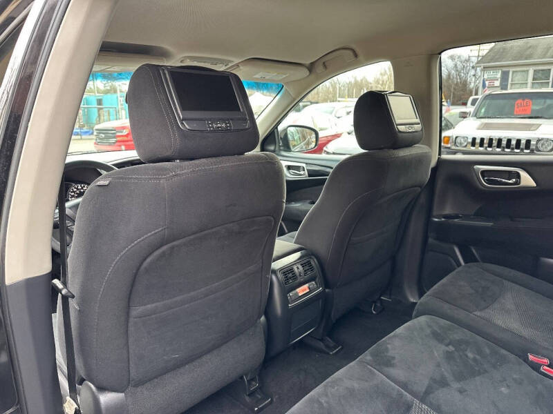 2016 Nissan Pathfinder SV