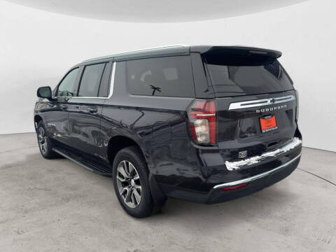 2023 Chevrolet Suburban LT