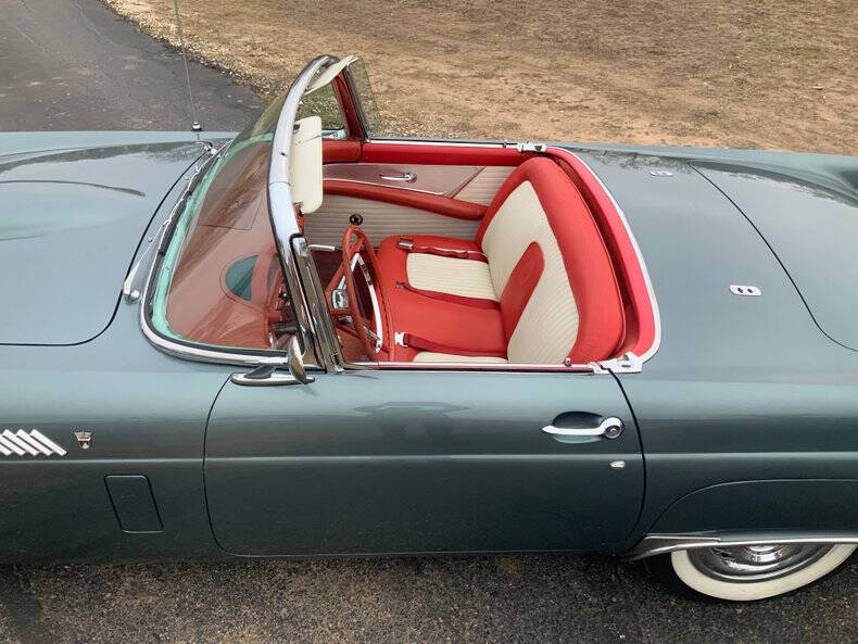 1956 Ford Thunderbird