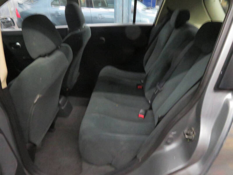 2010 Nissan Versa 1.8 S