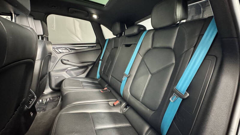 2023 Porsche Macan