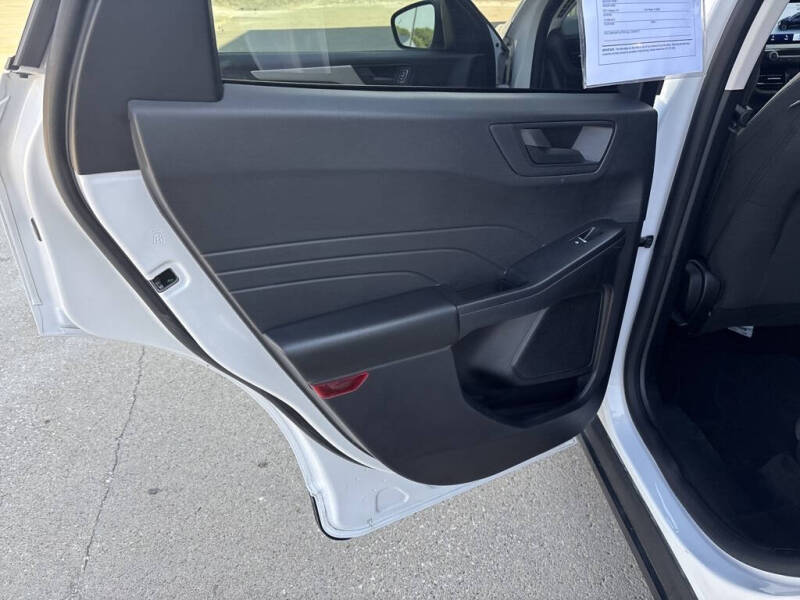 2022 Ford Escape Hybrid SE