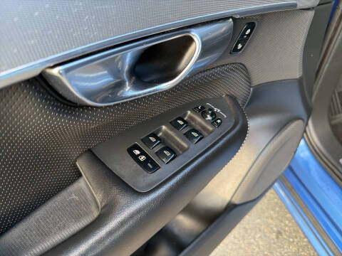 2018 Volvo XC90 T6 R-Design