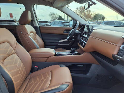 2024 Nissan Pathfinder Platinum