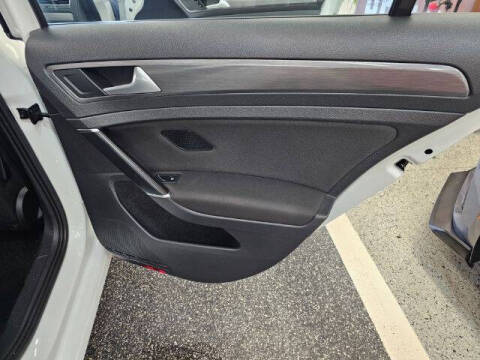 2019 Volkswagen Golf SE