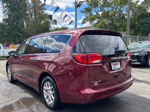 2021 Chrysler Voyager LX