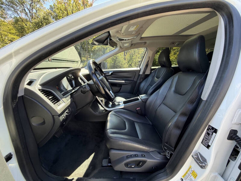 2015 Volvo XC60 T5 Drive-E Premier