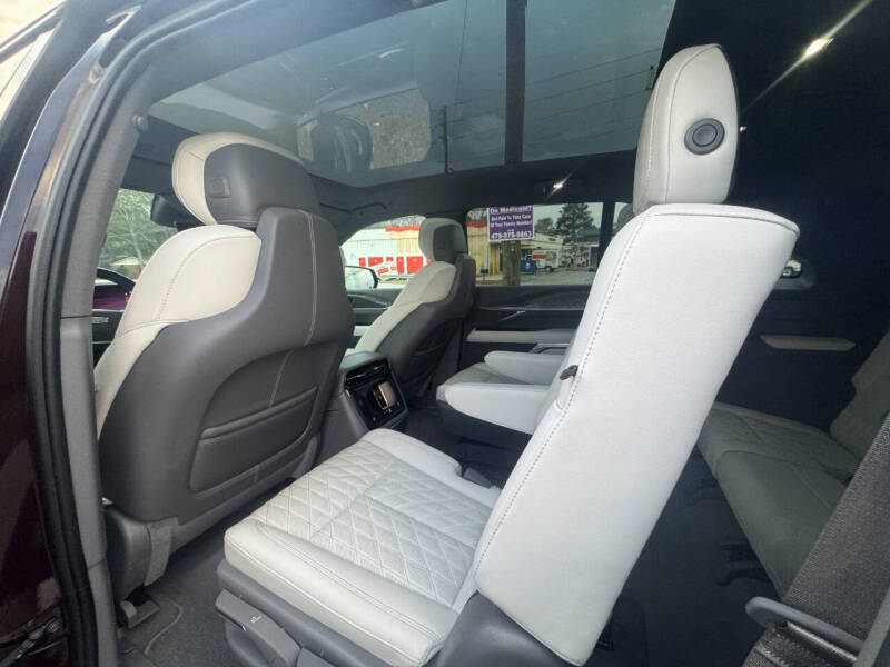 2025 Cadillac Escalade IQ Sport 1