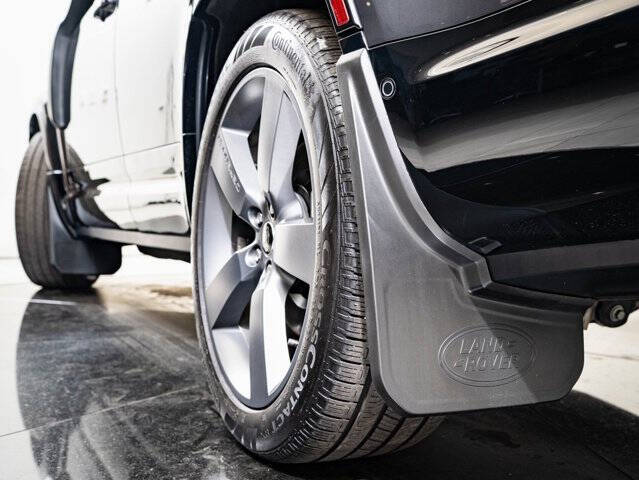 2024 Land Rover Defender 130 P400 Outbound