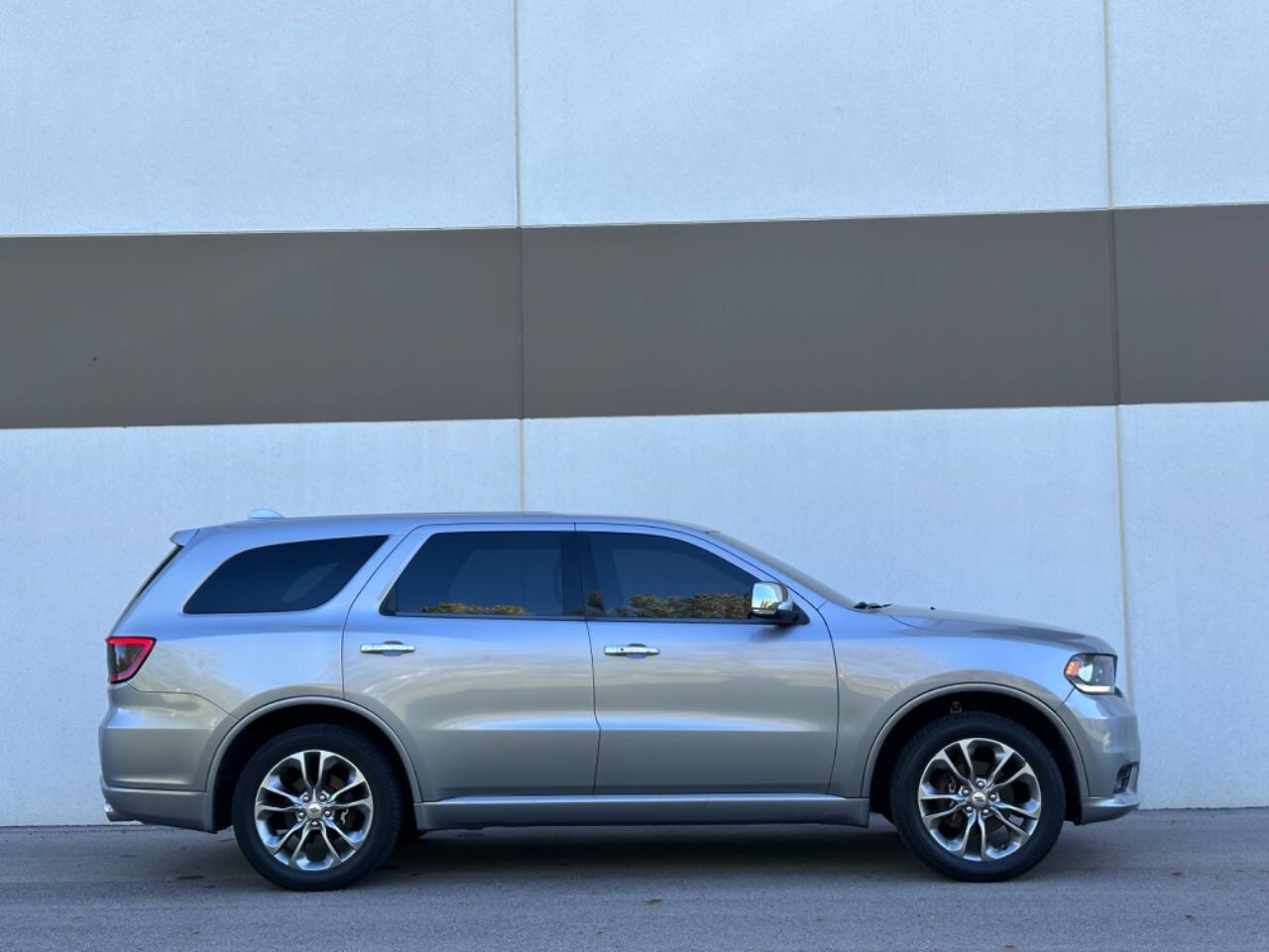 2019 Dodge Durango for sale at Phoenix Motor Co in Romulus, MI