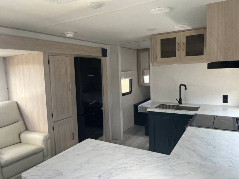 2025 Prime Time RV Avenger