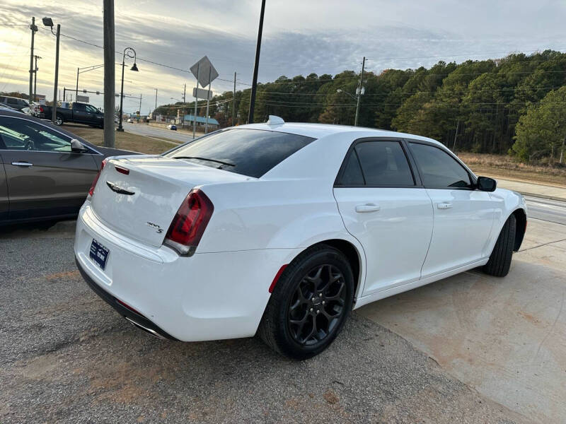 2019 Chrysler 300 S photo 22